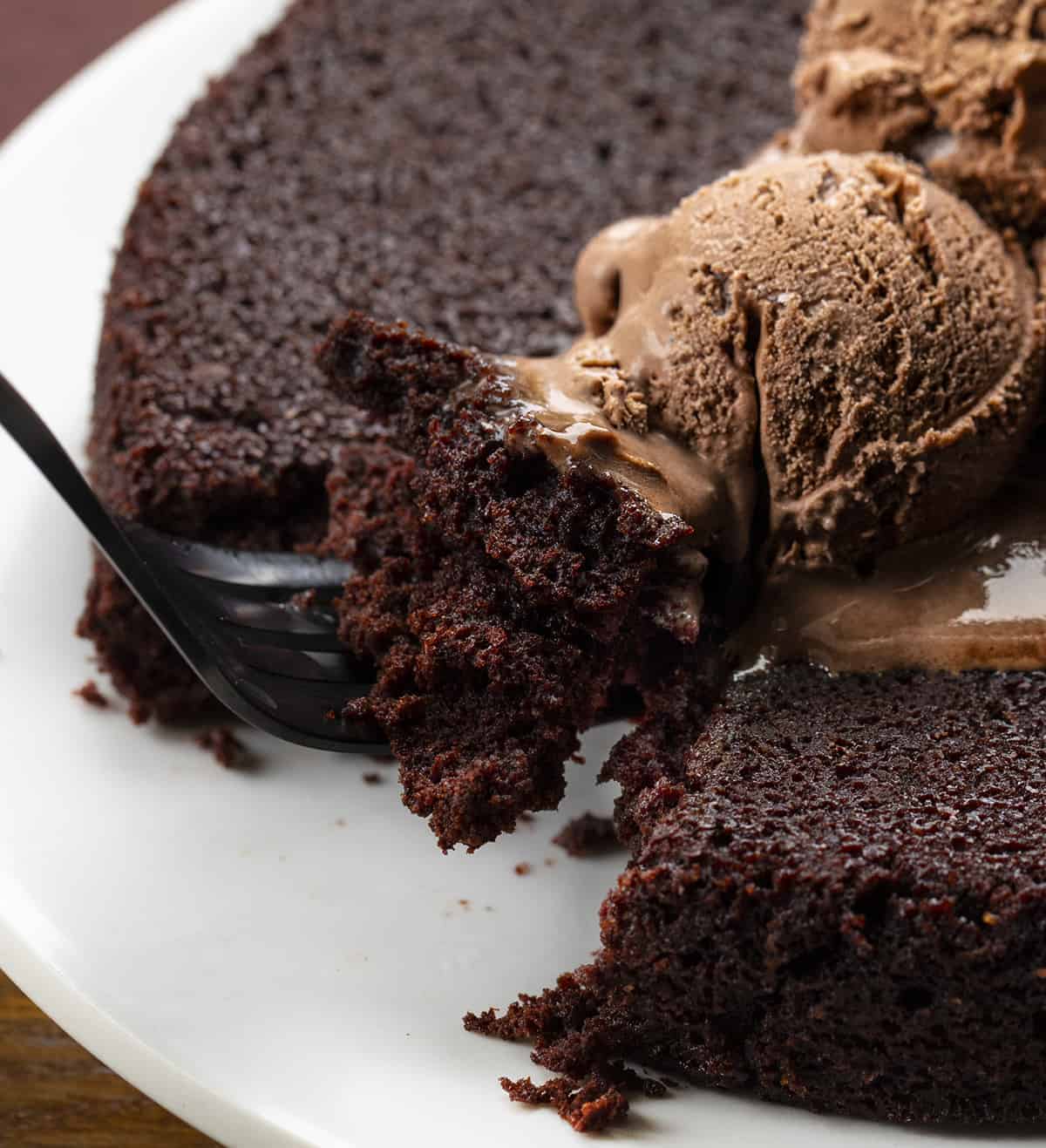 Air Fryer Brownies {For Two} are the perfect dessert to share on any occasion and this chocolate treat is made in an air fryer! Air Fryer Dessert, Desserts, Air Fryer Recipes, Brownies in Air Fryer, Air Fryer Brownies, Brownies for two, chocolate brownies from scratch, homemade brownie mix, homemade brownie recipe, i am baker, iambaker, chocolate , brownies Fork full of Air Fryer Brownies for Two Recipe